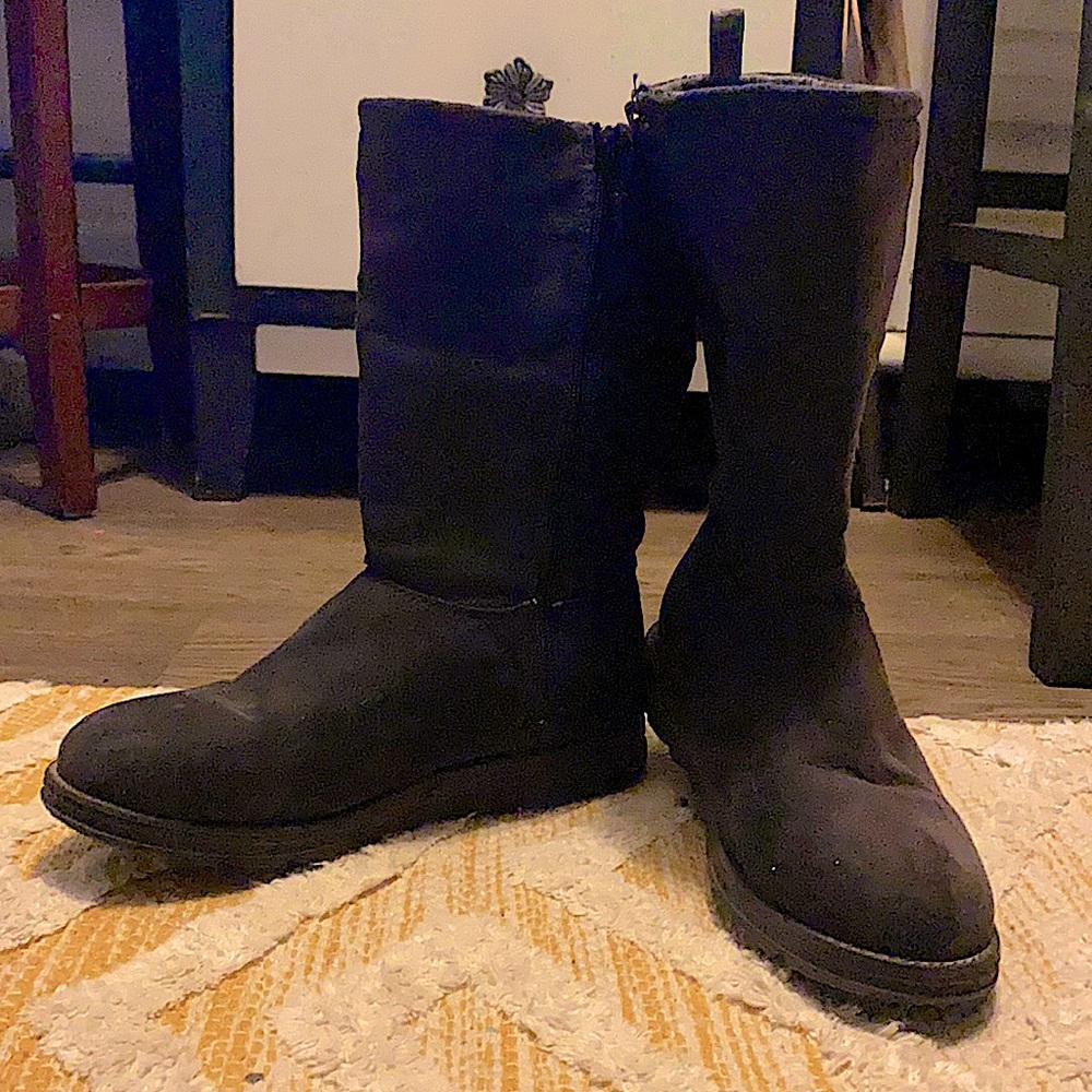 MUKLUKS